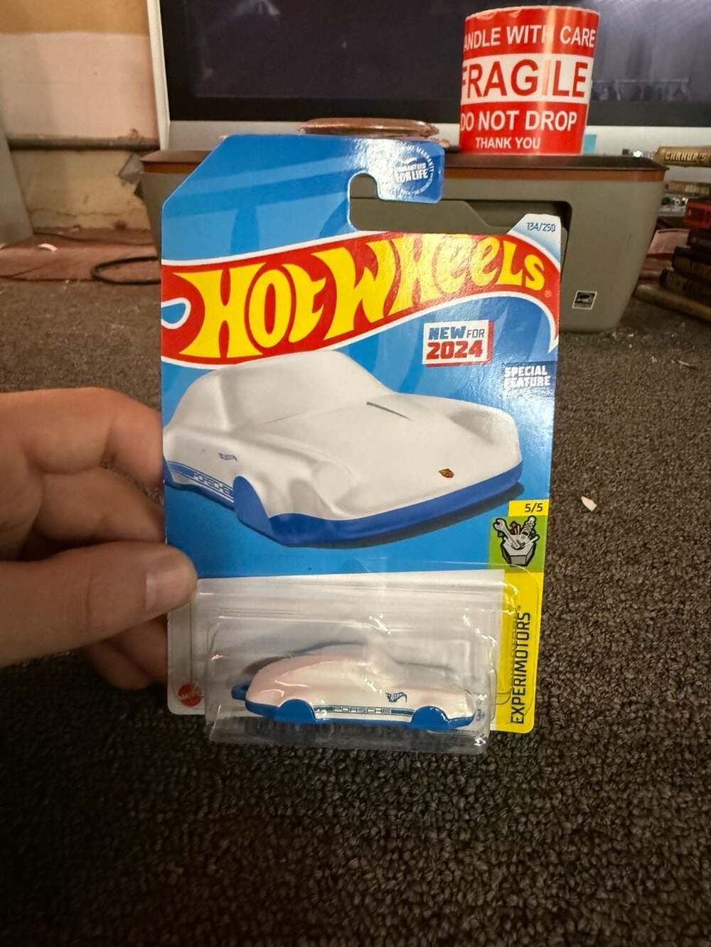 Hot Wheels Porsche 911 Carrera Keychain Experimotors 2024 White 134/250